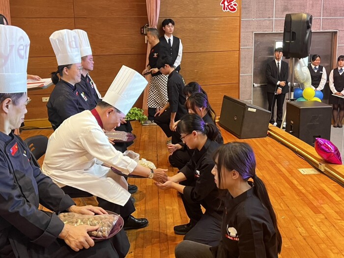 敏實科技大學餐飲系盛大舉辦拜師禮 國宴名廚阿基師親臨勉勵學子圖片